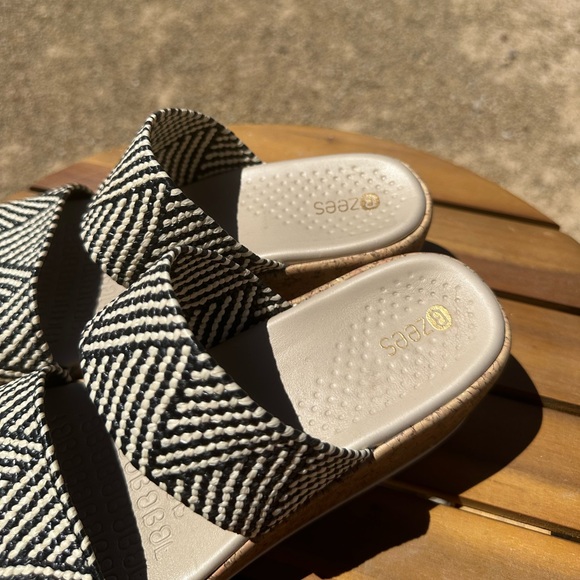 Bzees wedge sandals - Picture 5 of 6